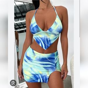 A10 Thatssofetch 2 piece women's size 2